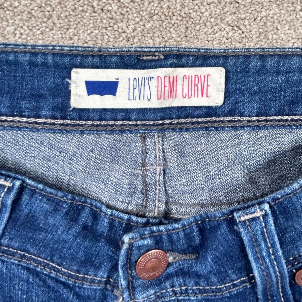 Levis Demi Curve Straight Leg Jeans Medium Wash Blue‎ Denim Size 9M 1487